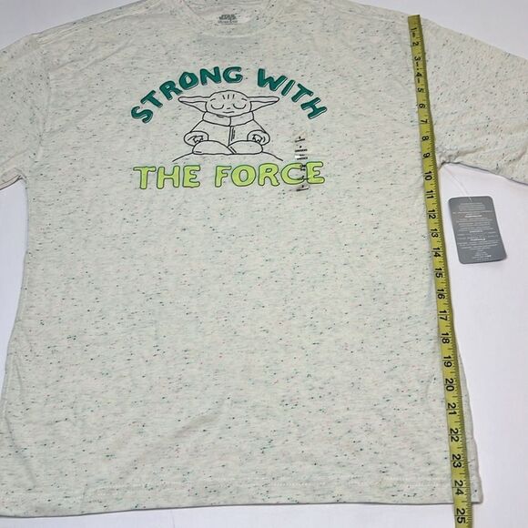 Star Wars Cream Green Baby Yoda Strong with the Force Graphic Tee Size S M L XXL - Picture 8 of 15